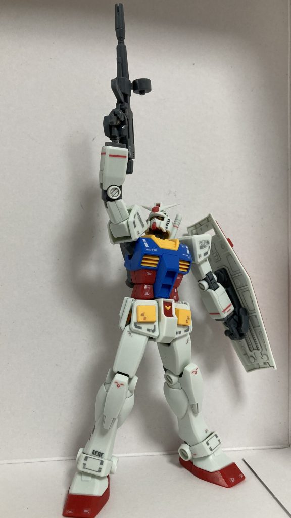 ラストショット腕と頭が残っていますがラストショット風にHGUCが出た頃の頃方は革新的でしたね顔が好きじゃなくてなかなか手が出せなかったですがリバイブの可動範囲はほんとすごいと当時感じました
