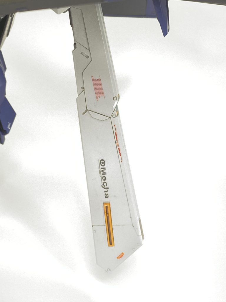 シールの段差消しにもチャレンジしました！完全には消えていませんが、目立たないように出来たと思います！1つ上のバインダーの段差消しは上手くいきませんでしたけど・・・😫