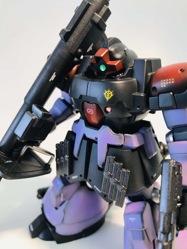 首が下向けるように改造してます