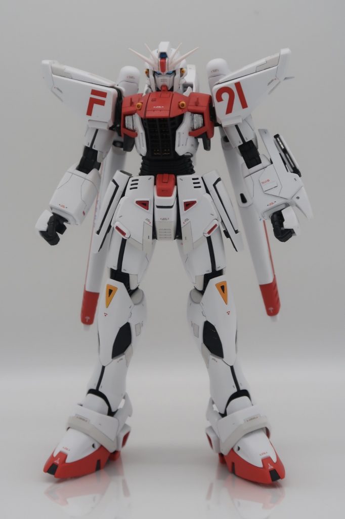 まずは正面から。Twitterみててカッコよかった、足元反射して映るやつをやりたくて、家にあった透明なプラ板を敷いてますw