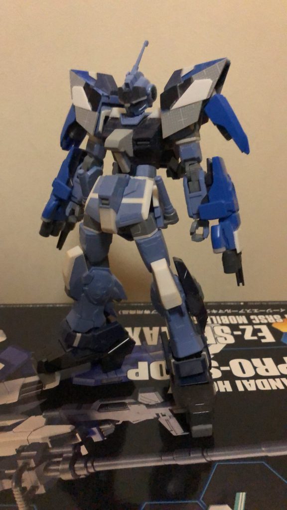 初期案。数年前に改造し始めて放置していたペイルライダーを掘り起こしてベース機体とすることに。この頃からフルアーマーの面影がある。