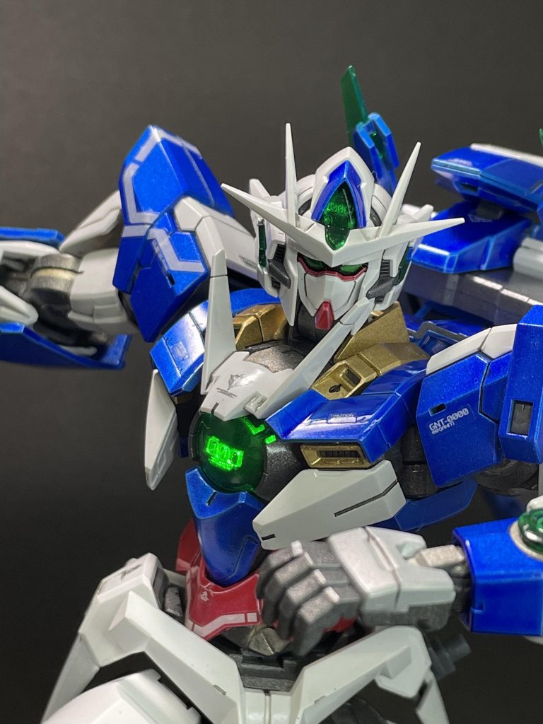 Ξガンダム→真武者頑駄無→ダブルオークアンタと連続で作ってきましたが、エアブラシ塗装の効率も少しづつ上がってきて作業が円滑になってきました。資金ができたら2本目のエアブラシを買ってサフ用と上塗り用に分けて更なる効率アップが出来たらいいなと画策してます。以上、MGダブルオークアンタでした!ご覧頂きありがとうございました!