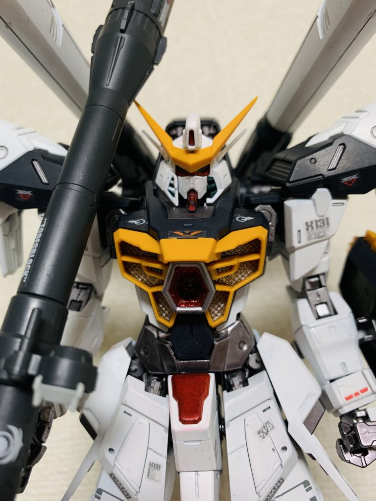 致命的なのが頬のパーツ1つとツインアイのシールを消失したこと…ツインアイは今度ガンダムマーカーで挑戦してみようかと思います