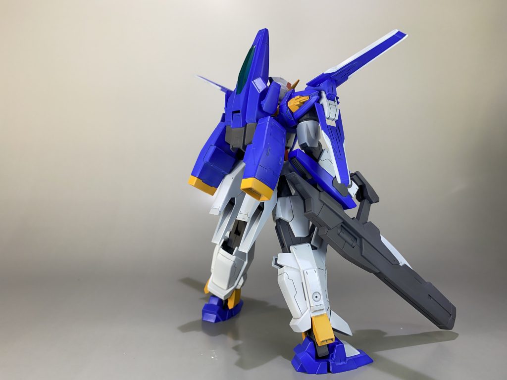 ライフルはポージングの際にへたらないようアームの肉抜き穴埋めや一部カラーリング変更にとどめ、重くならないようにしました。
