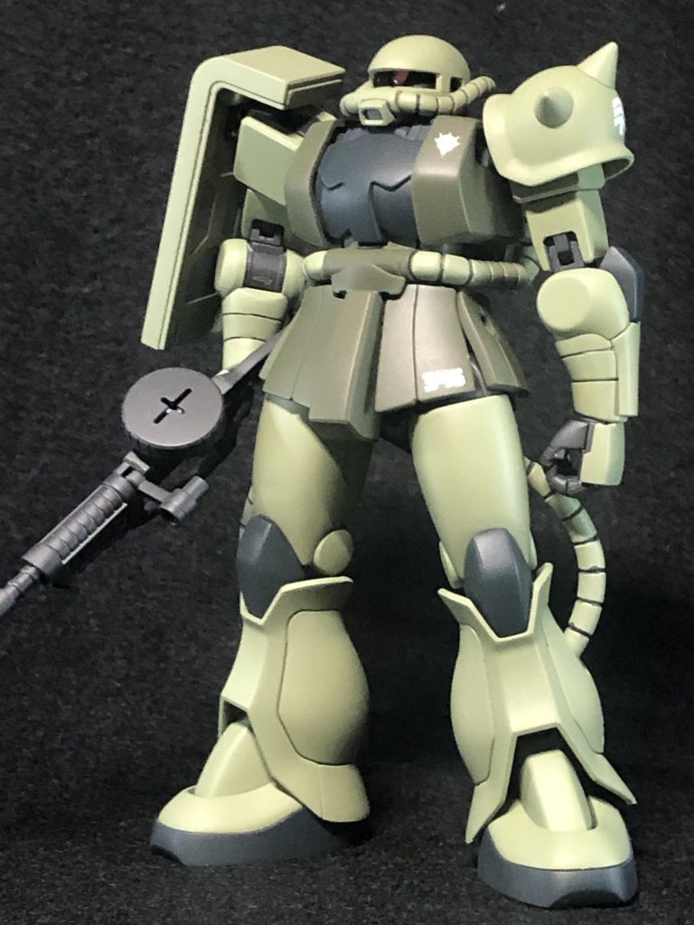 特に改造とかしておりません。モノアイスリットに0.5mmのプラ板を入れたのとスパイクアーマーやバーニアの縁を少し薄くしたくらいです。