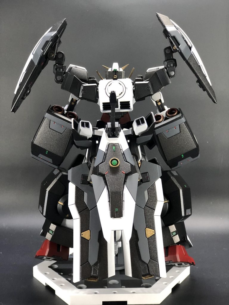 バックお品書きとしてGNフィールド発生装置×4GNシールド×2GNバスターシールドでセブンシールドとなっております