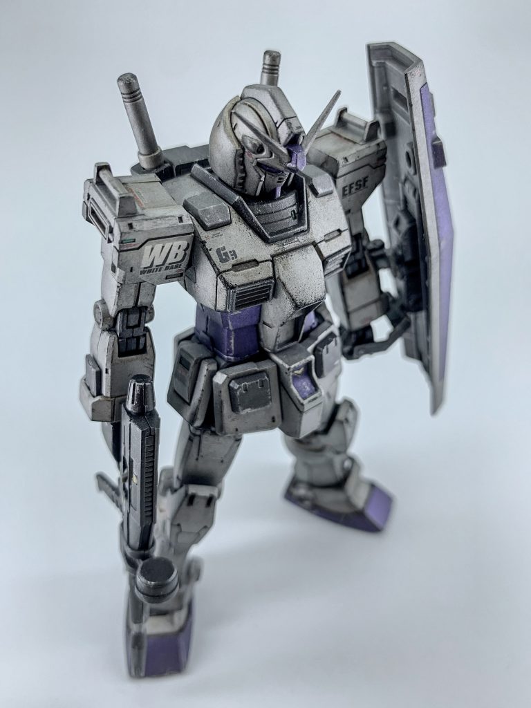 上からの比較です。全体的に彩度を落として、色の統一感と臨場感が出せるように汚し塗装で調整しました。