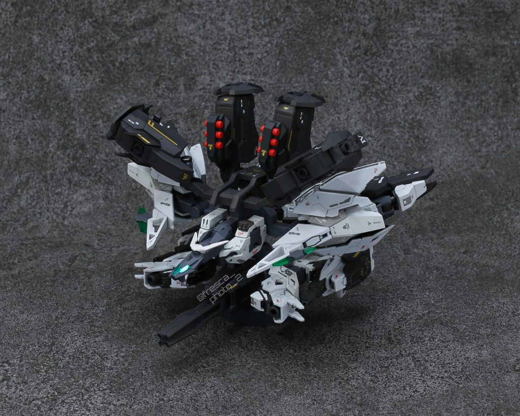 ライズジュピターアーマー。...ちなみにサポートメカにアーマーを羽織らせる予定ではありませんでした。なのでプロペラントタンク兼ブースターがあったりコアディフェンサーが無かったり。また加えると、コアガンダムII→ライズジュピターヴへのドッキングの際、コアIIの肩パーツをコアIのモノに付け替える必要がある為、プラネッツシステムとしては邪道と自負しています。利点として摩擦で塗装が剥がれないというのもありますが。