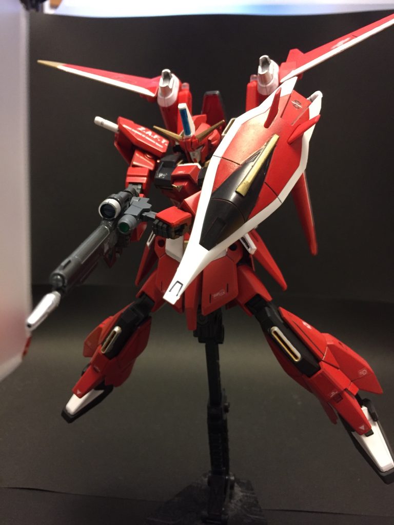 セイバーのライフルにフォアグリップを付けて、両手持ちが出来るように