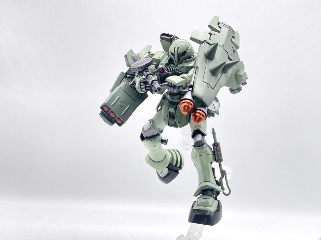 だけどゴテゴテにし過ぎたせいでまともにポージングが取れない事態に。正直そこまで頭が回らなかったです。