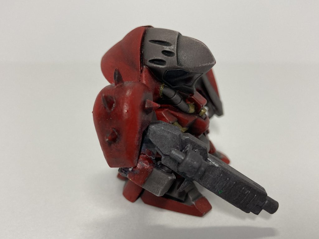 右から。そのままだとスパイクが丸みを帯びていたので出来るだけ尖らせてます。