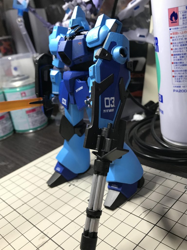 ガトリングシールドと肩アーマーはシルバーの塗り分け有り