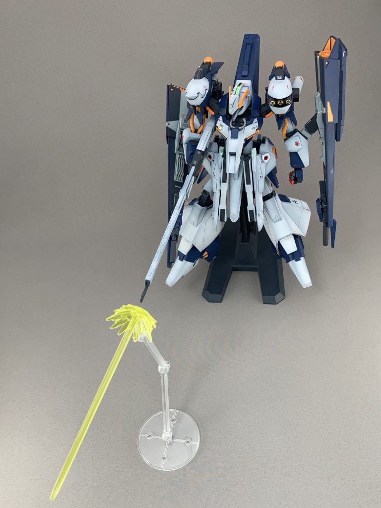 ロング・ブレード・ライフルMGクロスボーンの手首のおかげで持ちやすくなりました。