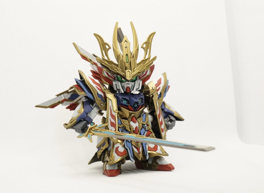 エアブラシとコンプレッサーを購入したので、今回から白とゴールドはエアブラシを使ってファレホモデルエアーで塗装し、細かい塗り分けを筆＋シタデルカラーで行いました。