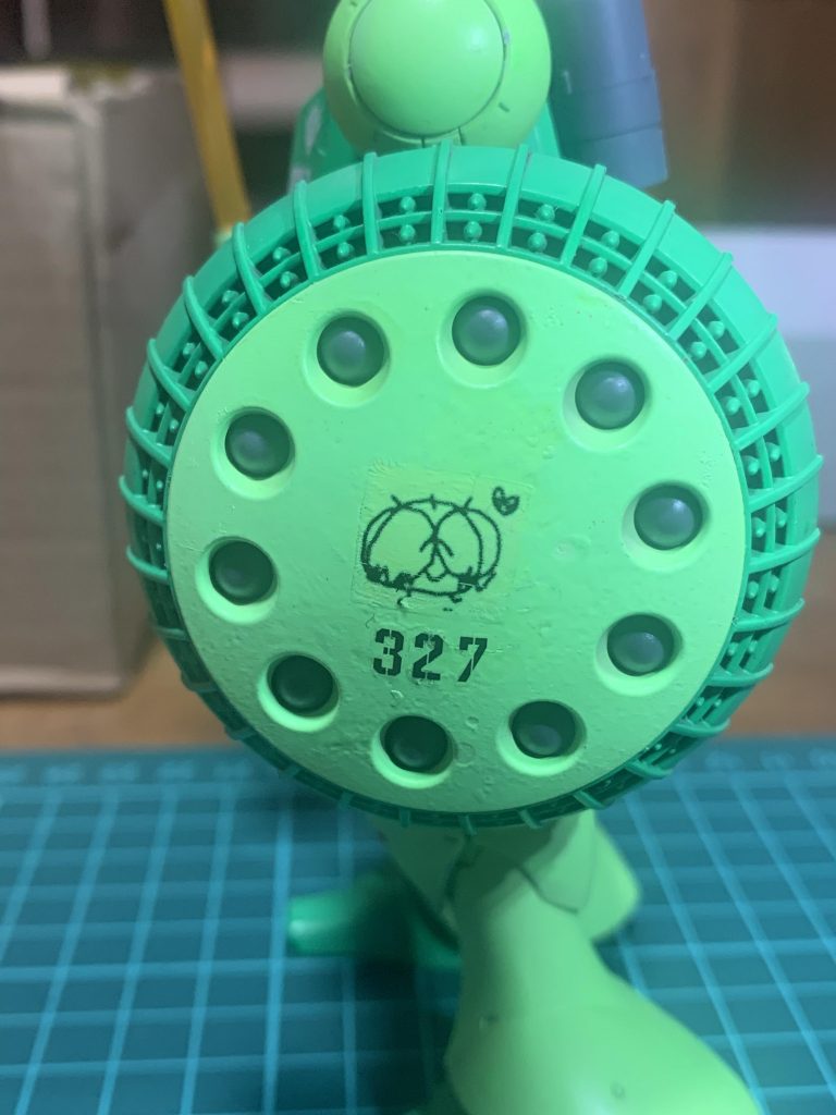 シールドに芹沢あかりさん考案のぽよぷよちゃん。A-oneのデカールシールで作成しました。作成と掲載の許可は本人から貰っています。本人が覚えてるか心配だけど…。