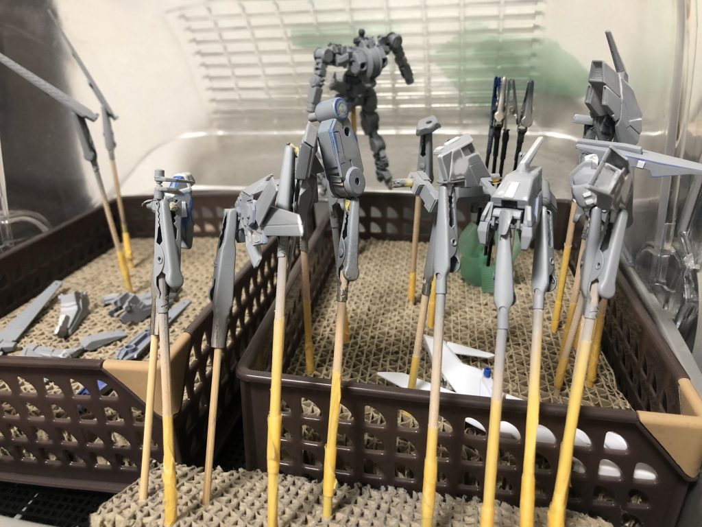 完成後、全体にサフ吹いてみました!初水性サフでしたが、意外にいい感じです!