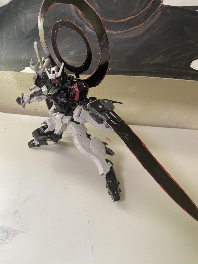 武装解説ビームソード アスタロト新月に搭載されていたビームサーベルを強化更に供給用のケーブルを取り付けエネルギーを直接供給していることからかなり高密度のエネルギーブレードを発生させることを可能とした。