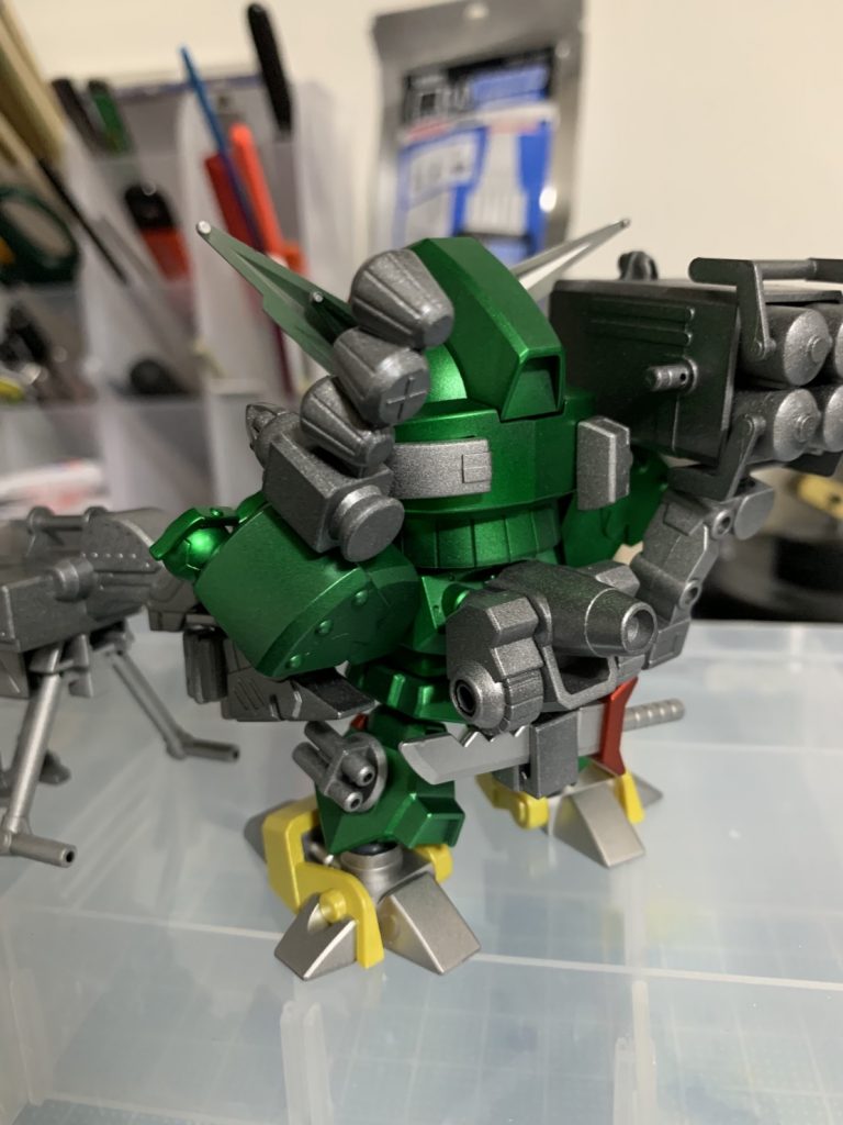 本体　ガイアノーツ 黒サフ→クレオスメッキシルバーnext→調色クリアーグリーン武器類　ガイアノーツ シルバーサフ→調色クリアーブラックミサイル　ガイアノーツ 黒サフ→メッキシルバーnext→ガイアノーツ クリアーレッド