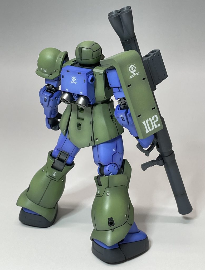 塗装は黒立ち上げなどはせず、パネルラインに従って暗めの色を入れ、中心部はハイライトしました。