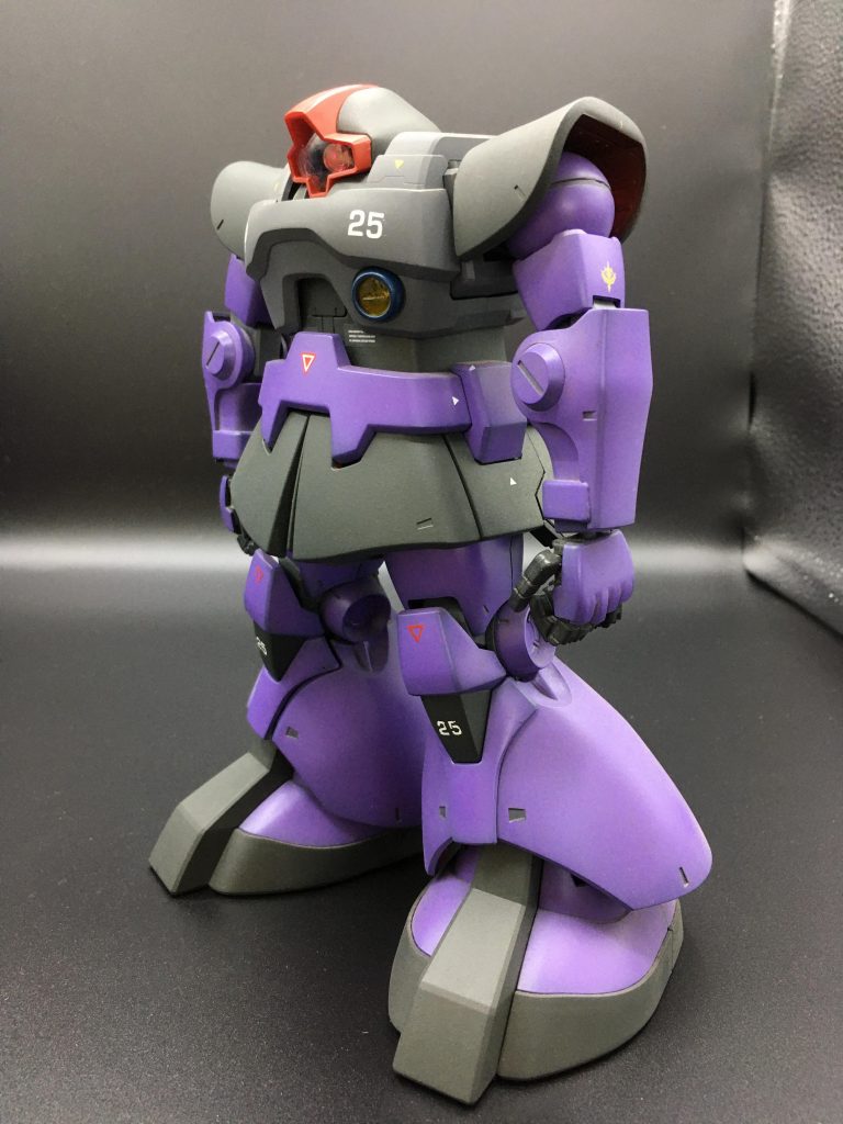 特に形状変更などはせず(良いキットなので十分かなと思っています)黒立ち上げで塗装しています。3体分のパーツのヤスリがけは正に修行なんじゃないかと思うくらいでした(笑)