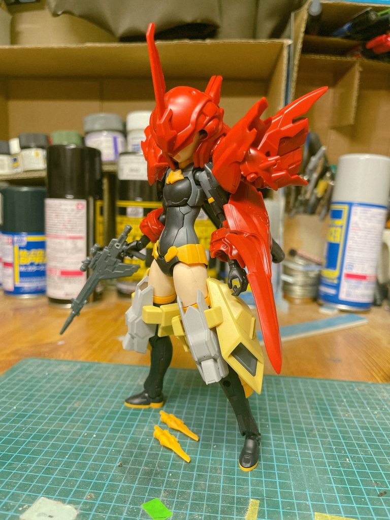 最初はSDシナンジュだけで組んで足回りはジャンク品をハメてたんですが、なんか違う感が…シナンジュの流線形に合わせなかったのがいけなかったんでしょうね…