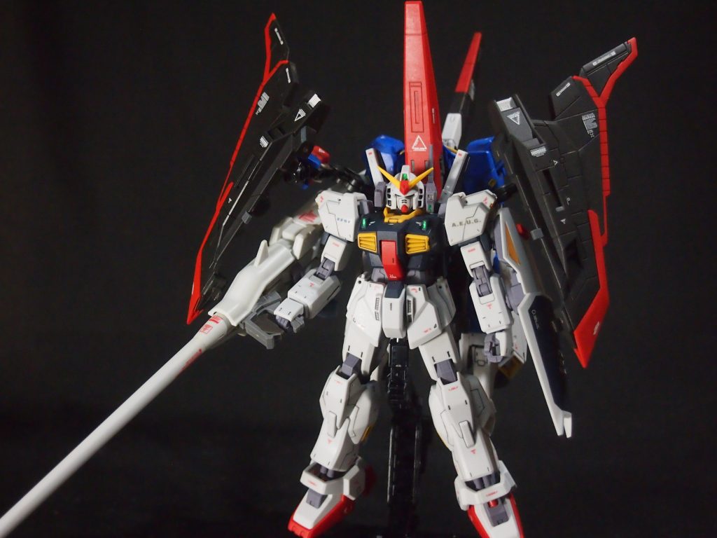 RGZガンダムをバラしてHGZガンダムのWR用のフレームにくっつけています。コンセプトはGディフェンサーですが形はBWSみたいになりました。