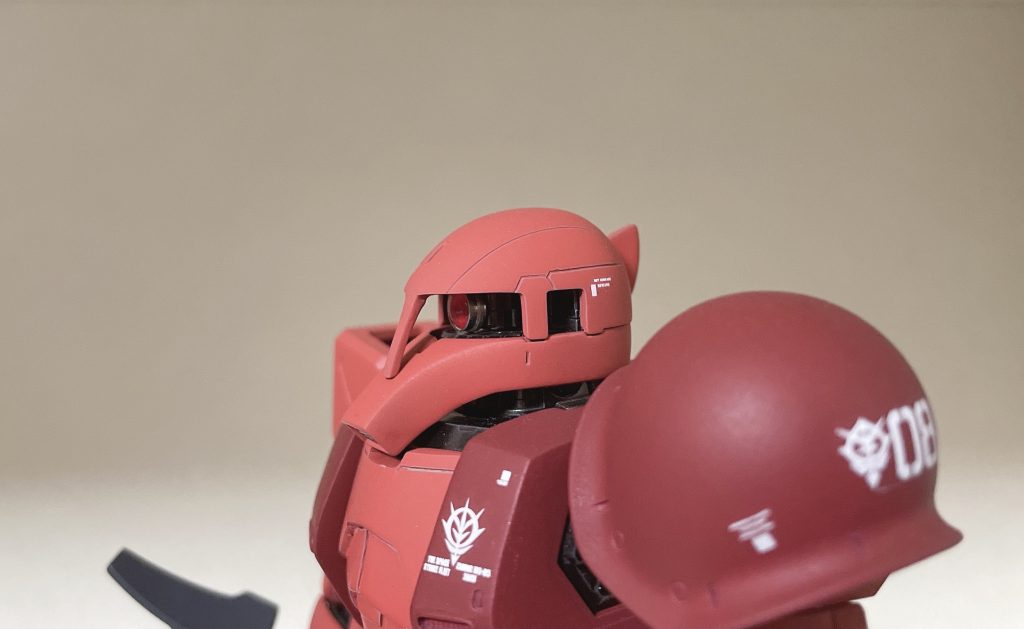 スジボリもタガネを購入して初めてやりましたが、苦戦しました! 失敗しては、瞬間接着剤で埋めてヤスるの繰り返しでした。