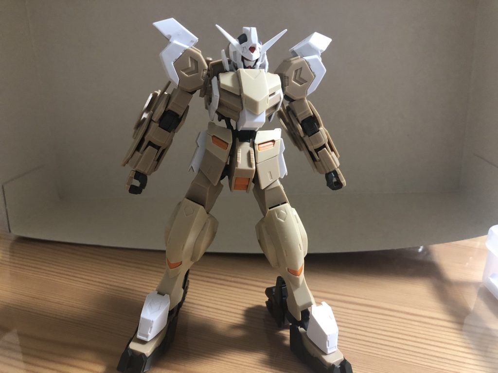 比較的軽装に見えるようにがコンセプトで...背部のバックパックがない場合には、それなりに見えるようになったくらいです。