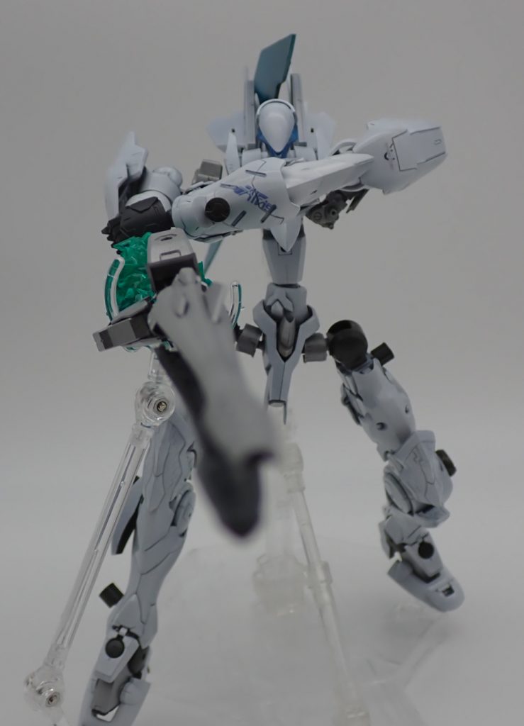 ルガーランス（同化版）。同化結晶はクリアグリーンのランナー細切れにして貼り付けてます。ルガーランスは非ガンプラですがVF27ルシファーのライフルを使う形に。元キットがお高くて量産不能なので、もっと安価な方法を考えたいところです。