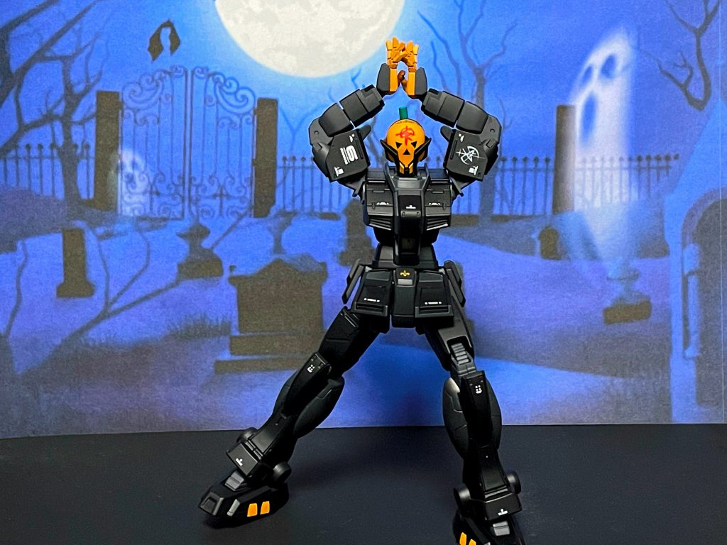 ただし、ジャンクの寄せ集めとはいえ、元はガンダム開発の過程で生まれた余剰パーツであり、それなりの運動性能は有している。…なぜか踊るようなモーションも可能なようだ。