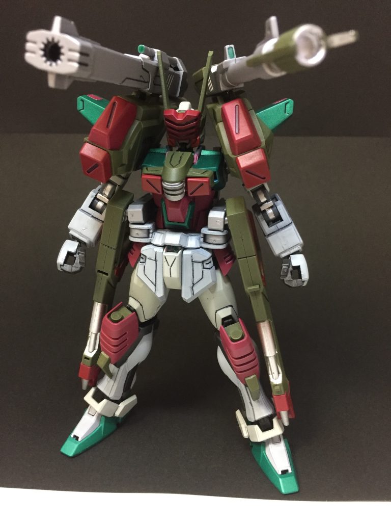 正面元々HGのSEEDキットの中でもバスターは出来が良かったので、あまり改修はしてません。ブルデュエル同様、HGCEのストライクを組み込むだけ