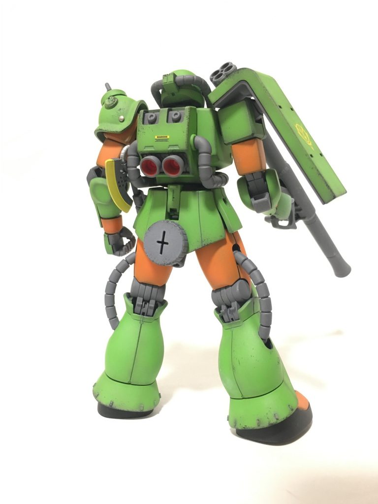 背面です。ウェザリングが今回の自分のテーマだったので、デカールは控え目にしたのですが、今見ると少し寂しい感じがするのでもう少し貼っても良かったかなと思います。