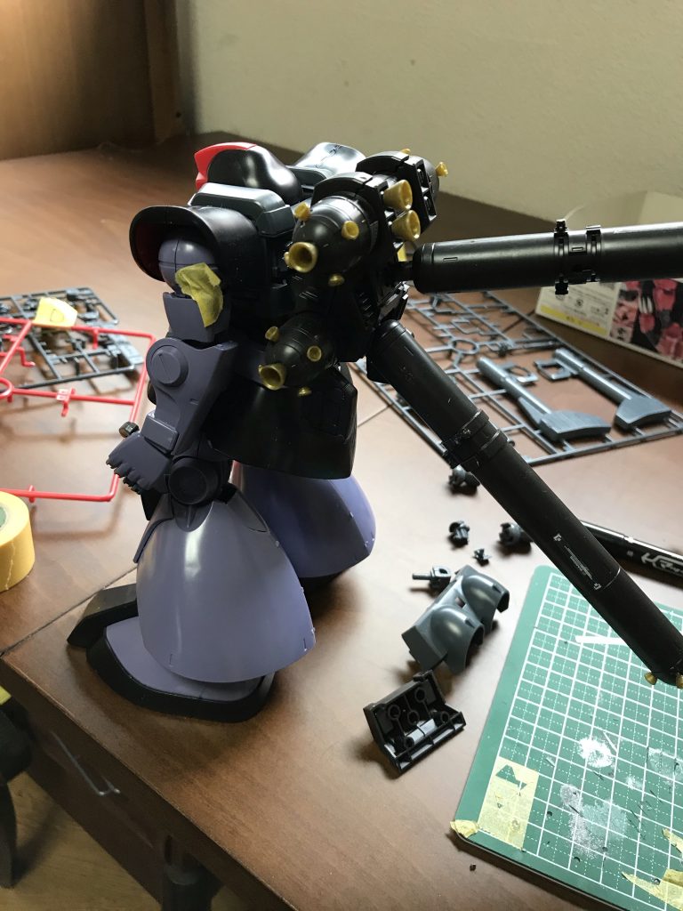 とりあえずサイコザクのバックパックを合わせてみるとなんかいいサイズ☺️