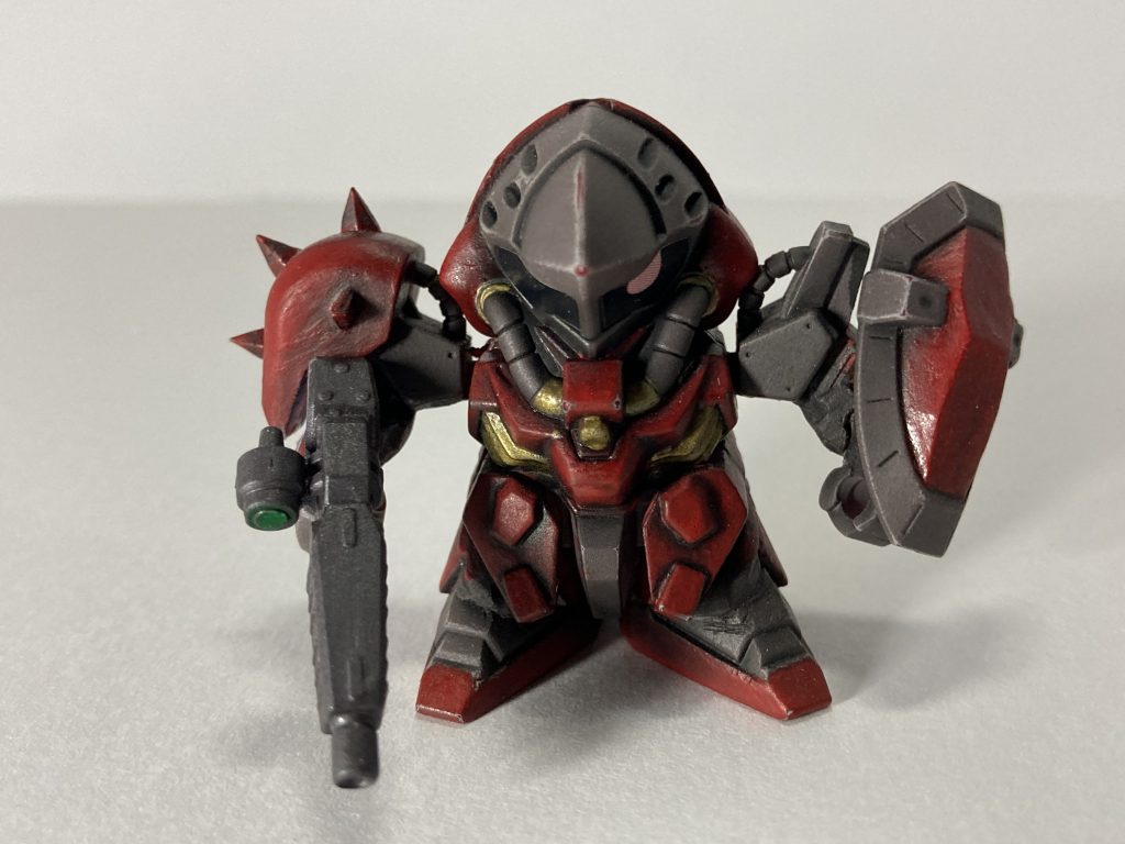 正面。気をつけの姿勢から腕、つま先の角度を変えて、力強そうな印象になるように意識しました。