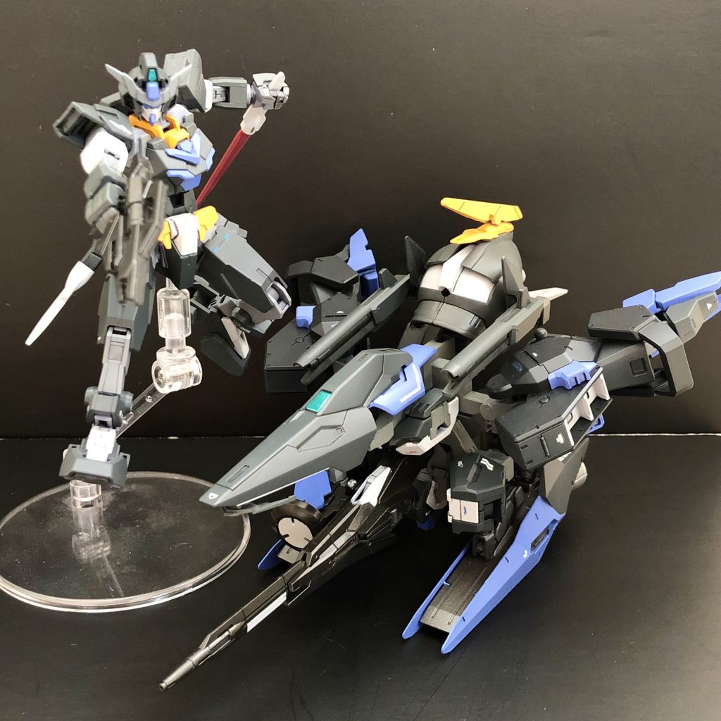 パージしたアーマーはすべてハンガーに装着できます。強そうなサポートメカ感^ ^