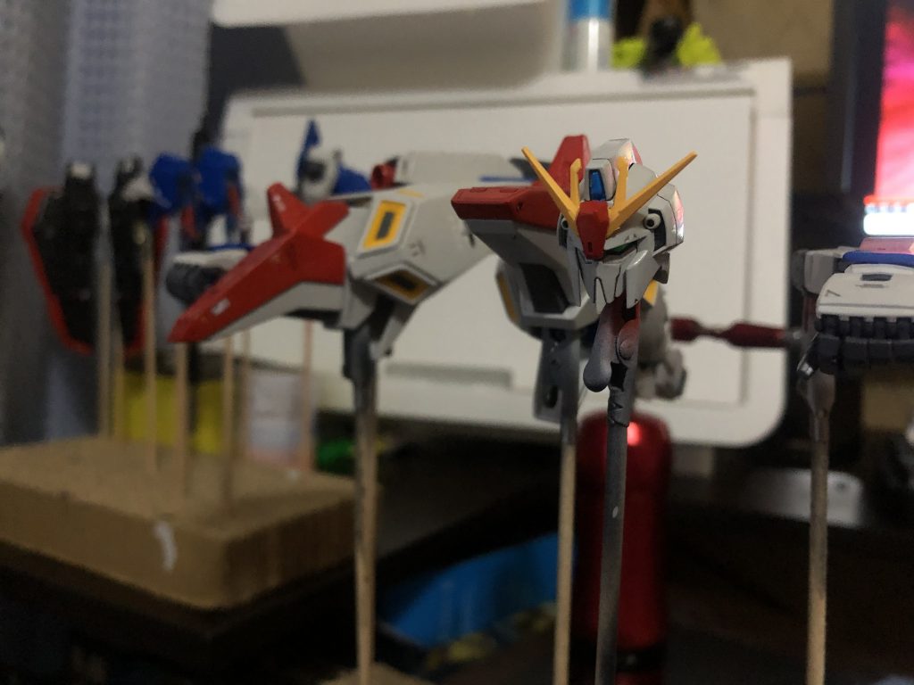 使用塗料クレオス:シャインレッド　ネイビーブルー　キャラクターイエロー　GXスージーブルー　灰色9号ガイアカラーマイルドオレンジ　メカサフヘヴィー