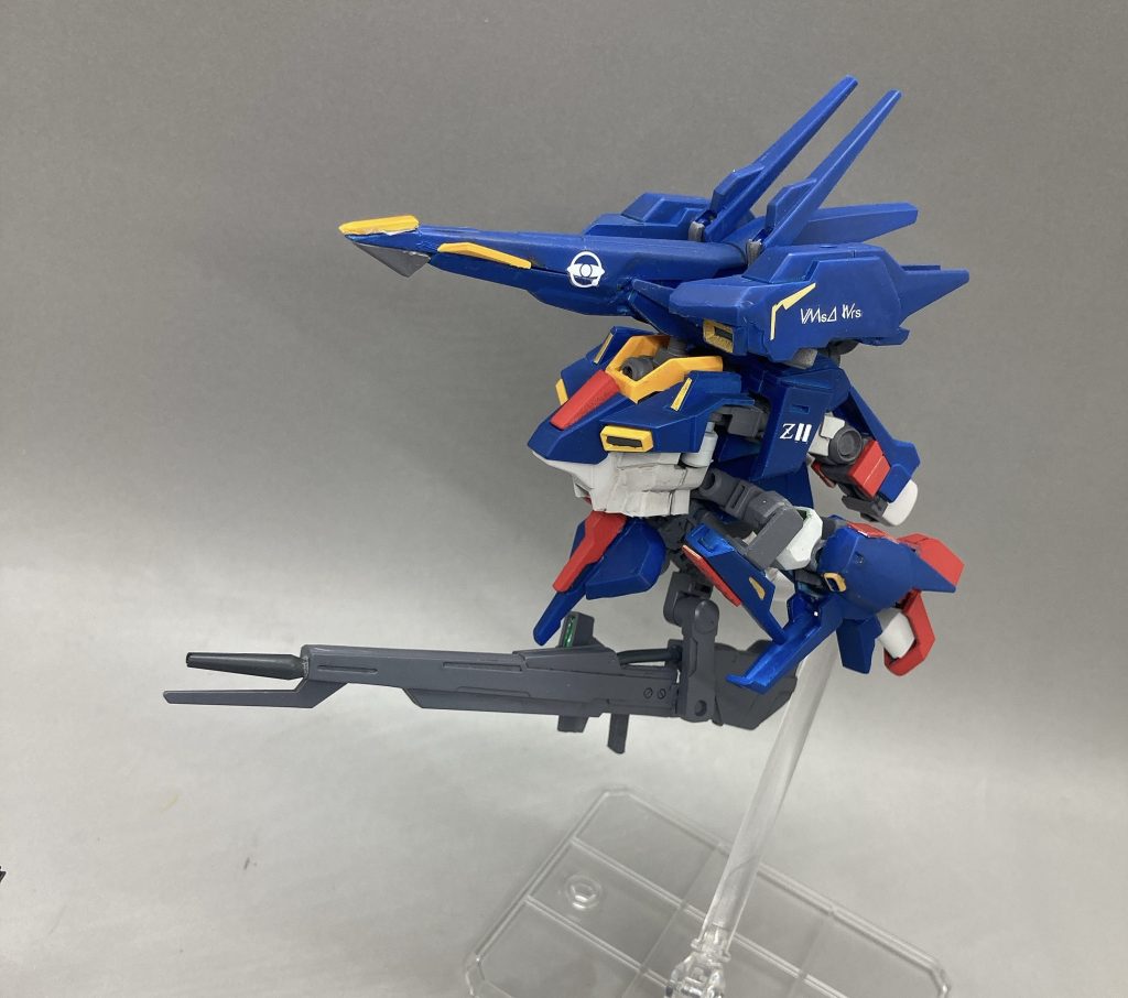 下半身も変えて変形完了。