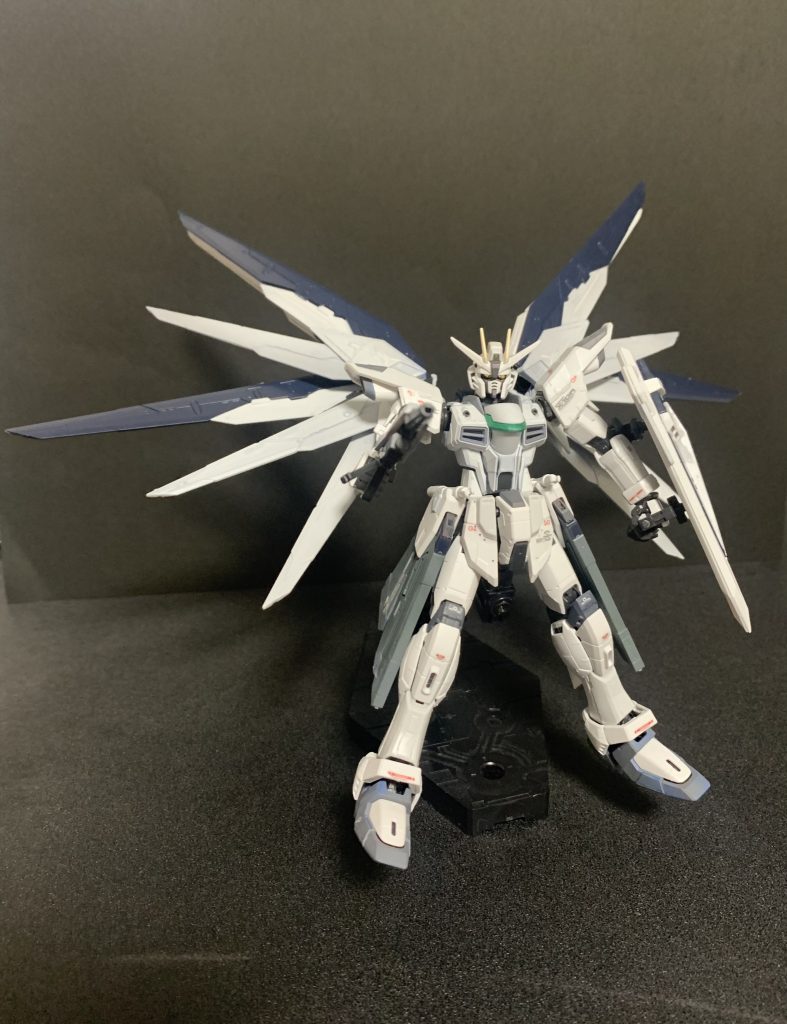 フリーダムガンダムモノトーンカラーver.–3枚目/制作者：たかぼう