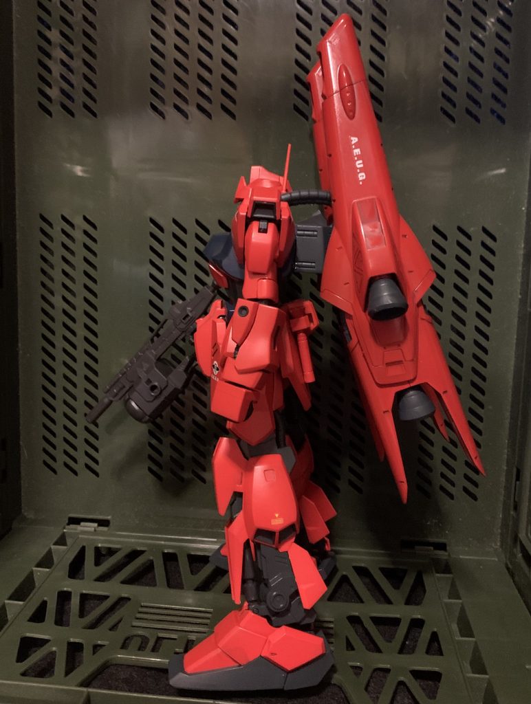 横から。シュツルムブースターは、見ればわかる通りガンダムキマリスのものです。キマリス　ザクスタイルを作ったあと、高機動ブースターが余っていたので、持ってきました。