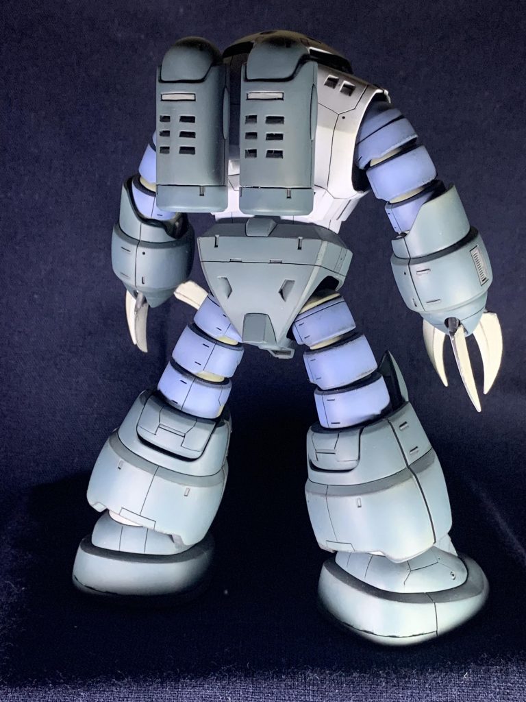 RGを参考に給排水口を彫り込みました。