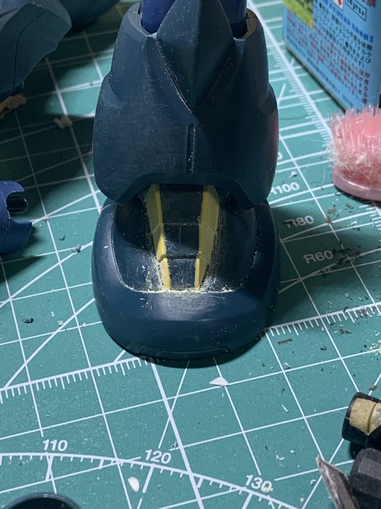 MGを参考に爪先の甲をボリュームアップしました。