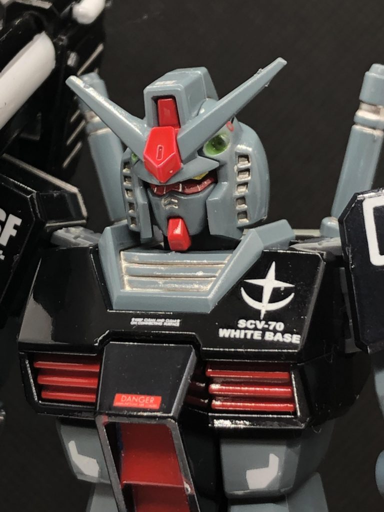 スミはタミヤ エナメルのチタンシルバーをしゃびしゃびで流し込み。ちなみにブルーグレー部分は、グレーサフ下地に調色したブルーグレーを塗り、クリヤートップコート塗りまくりです。拭き取りが汚いですね、、🙇♂️