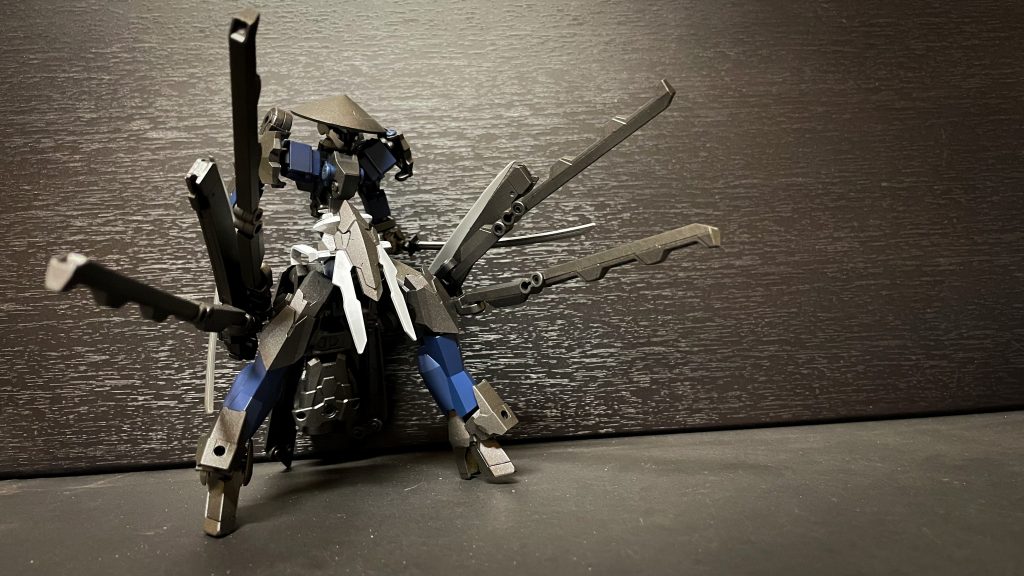 脚筒 脚に付けられた折り畳み式の長筒。合計四門の砲を構える事が可能。