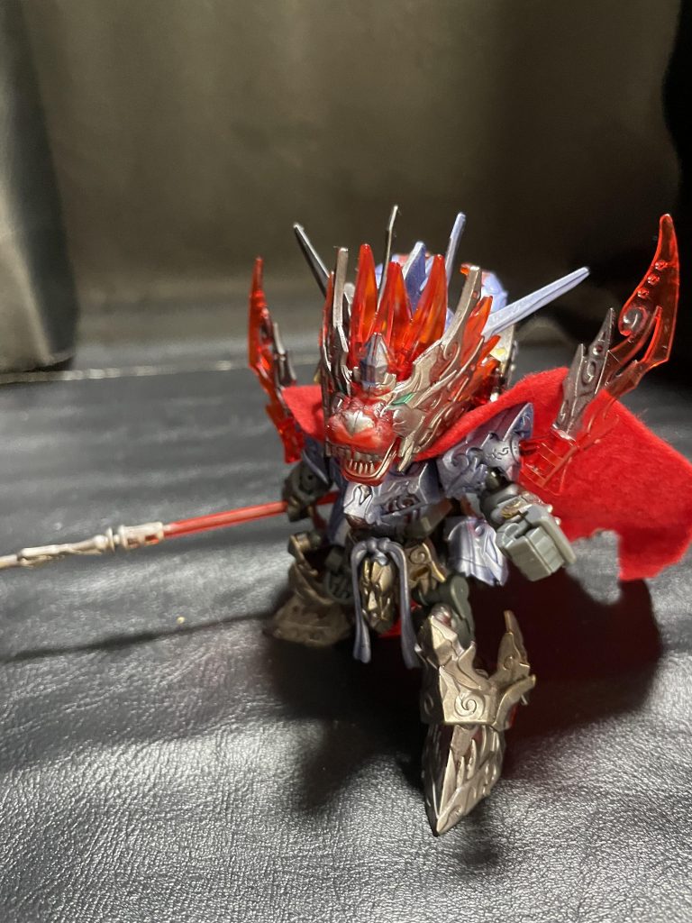 これは大猿形態にフェルトで作ったマントを着せてみました。