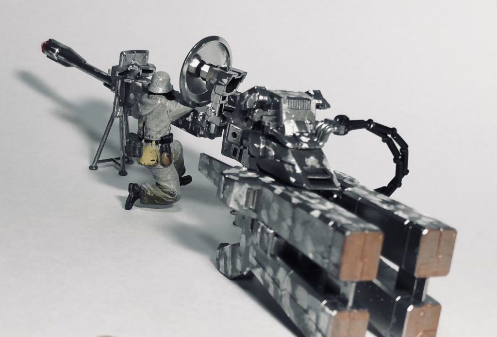 後置のジェネレーターにはエイリアンのオーバーテクノロジーである「モジュール」が利用されている。その余りに強大な出力のため、使用時には五加一各国による許可が必要とされる。