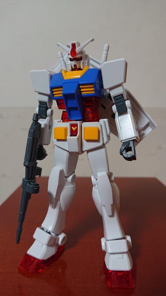 惜しいのはビームライフルのグリップが固定なところ。正面で両手持ちしたかった(´д｀|||)ちなみにコレ、妹と姪っ子からの誕生日プレゼントです♪ 