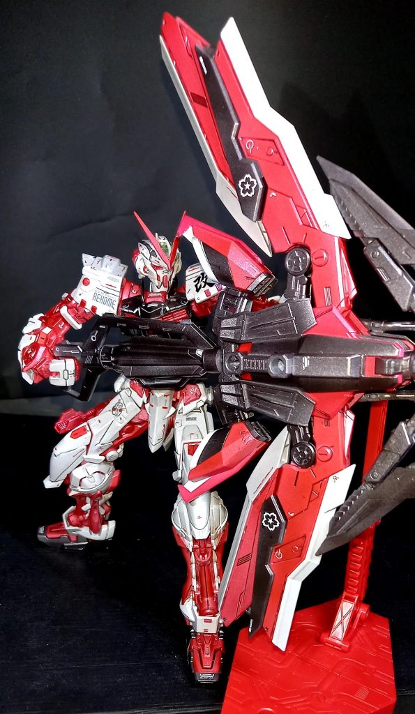 MGレッドフレーム改メタリック塗装–3枚目/制作者：@feiru777