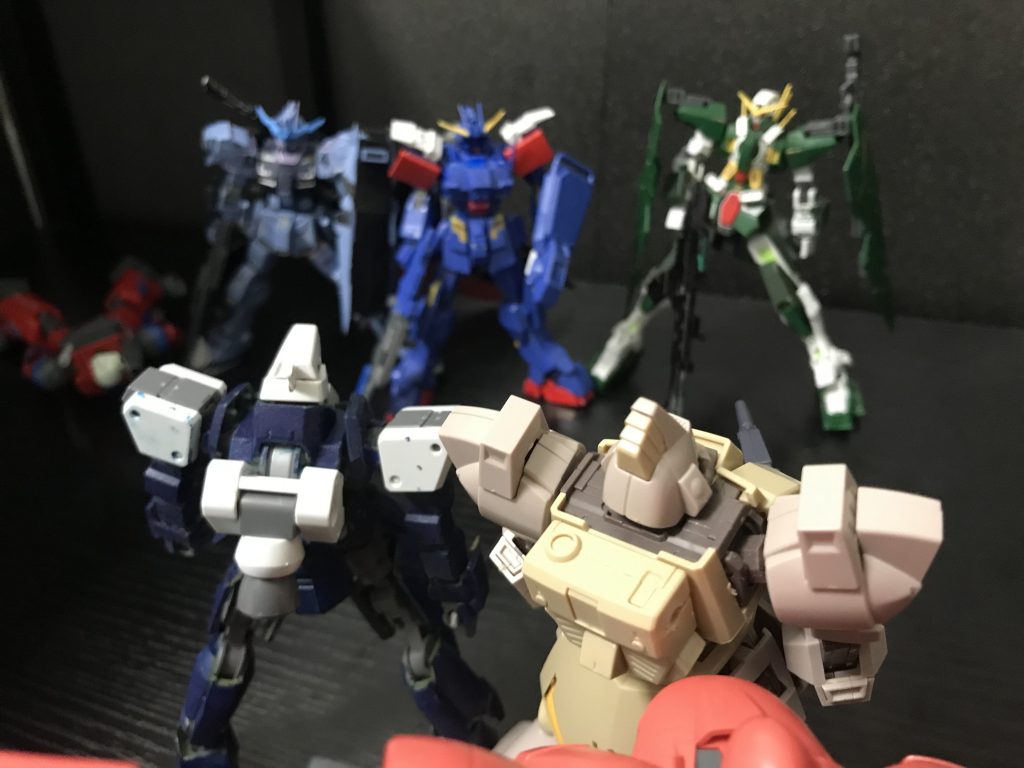 ???「隊長無事ですか?」ガーベラ「無事だ」ガーベラ「あえて言おう覚えておくといい!」