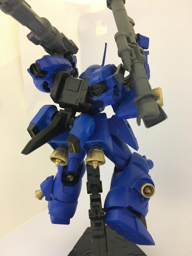 武器交換を後ろから見た図。…な?ふにゃふにゃじゃろ?wz