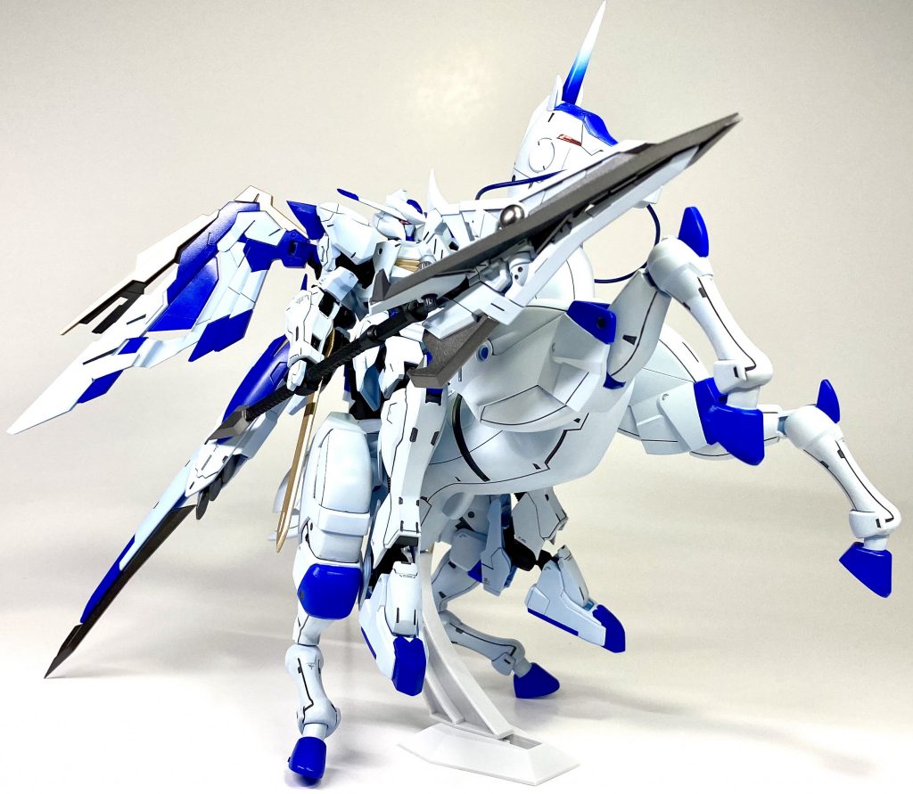 最前線で敵地に乗り込んでいくバエルを想像し、風雲再起を使って馬に乗せてみました。